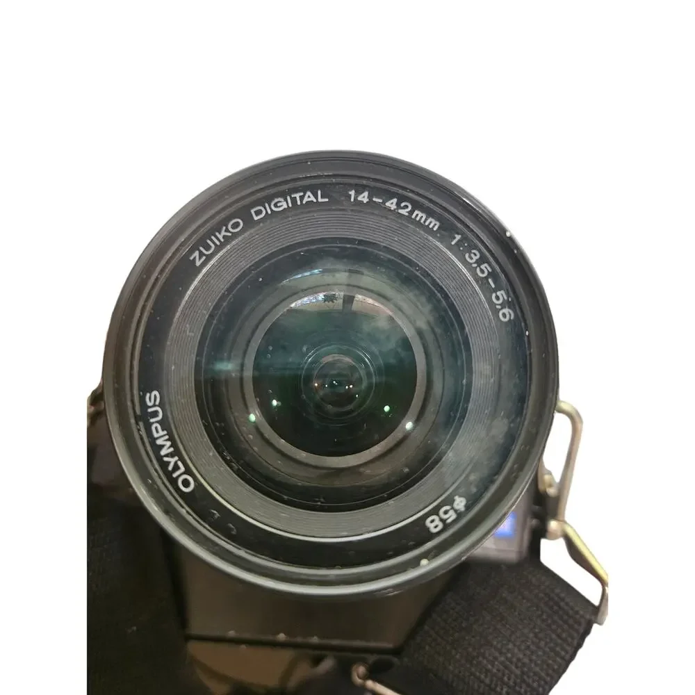 Olympus E-420 With Digital Camera with Zuiko 14-42mm Lens Tested 2 Batteries